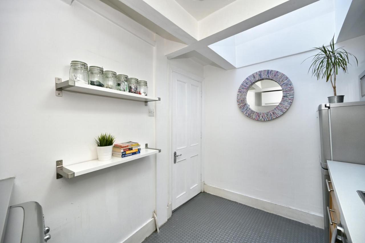 Soho, Piccadilly & Chinatown - Two Bedroom & Two Double Beds Apartment Londres Exterior foto